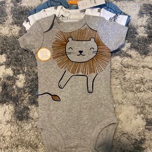 Carter’s Lion Onesies 3 piece set (0-3 months)